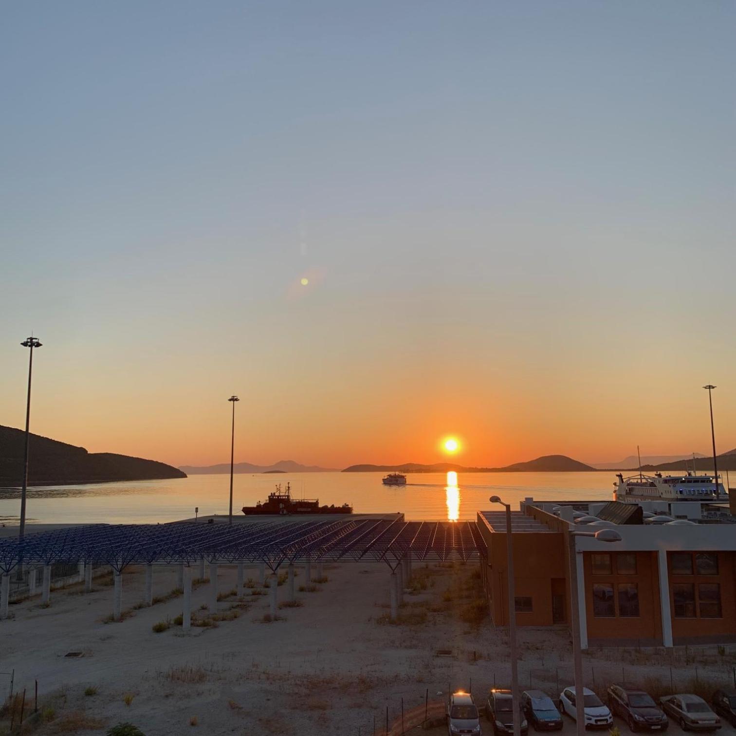 Lilium Luxury Apartment Igoumenitsa Bagian luar foto