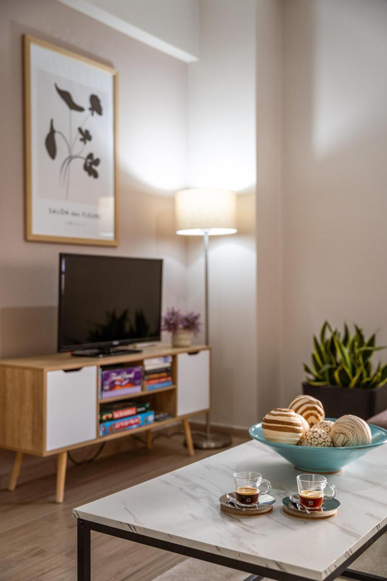 Lilium Luxury Apartment Igoumenitsa Bagian luar foto
